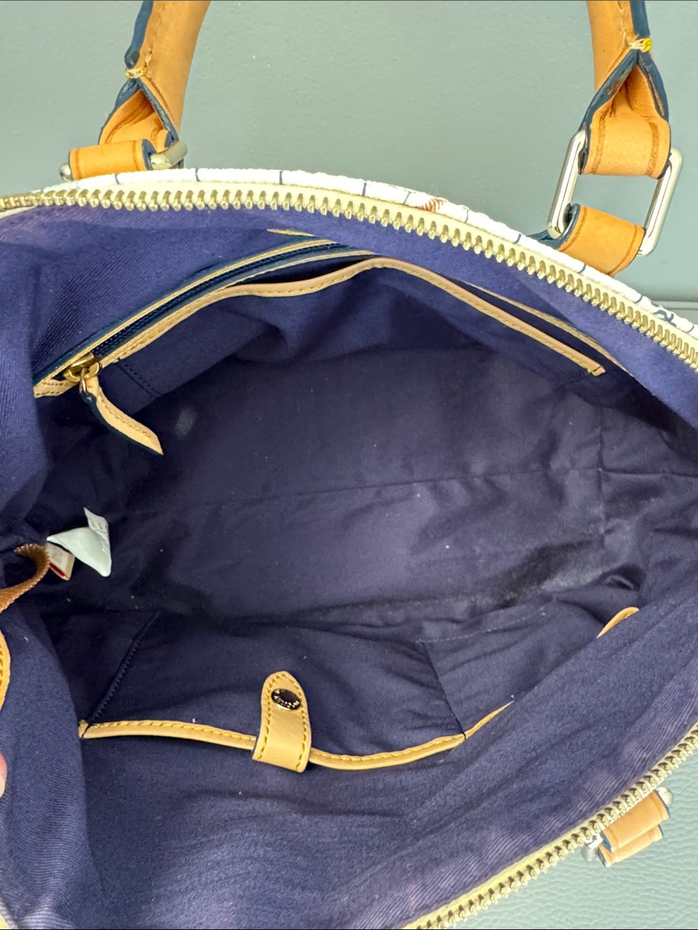 DOONEY & BOURKE NEW YORK YANKEES LEATHER WHITE & TAN PRINT SATCHEL BAG - Picture 10 of 11
